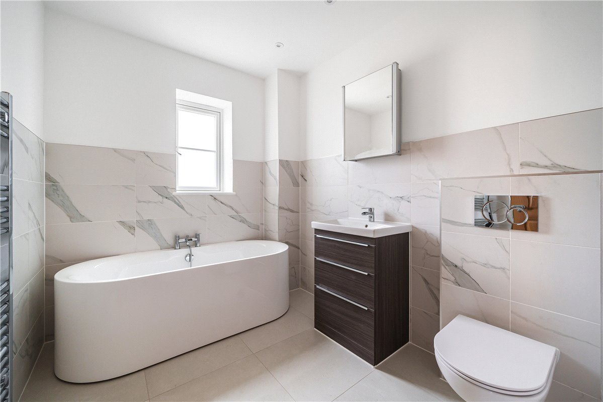 4 bedroom house, Southfields, Weston-on-the-Green OX25 - Available