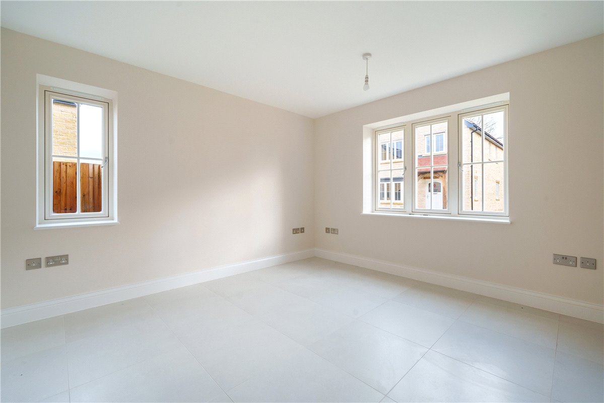 6 bedroom house, Southfields, Weston-on-the-Green OX25 - Sold STC