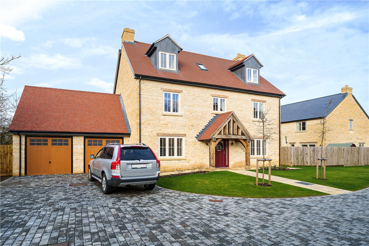 6 bedroom house, Southfields, Weston-on-the-Green OX25 - Sold STC