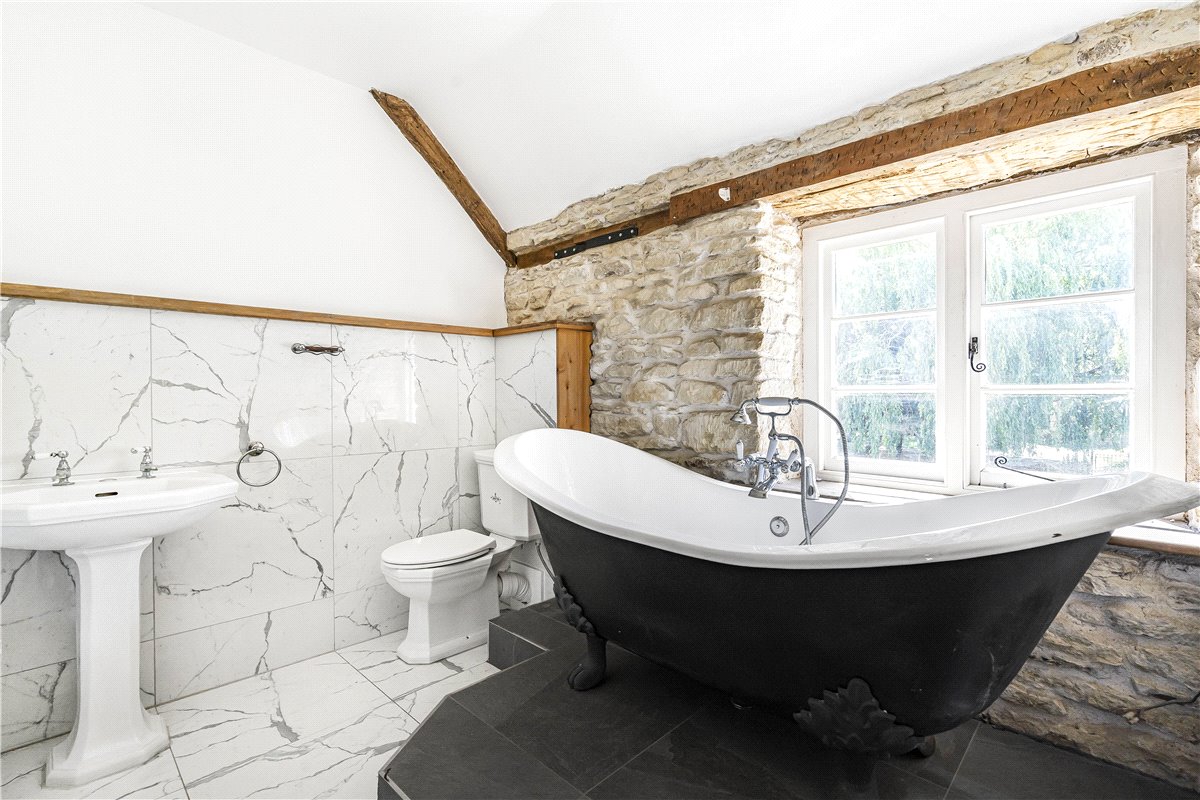 5 bedroom house, North Lane, Weston-on-the-Green OX25 - Sold STC