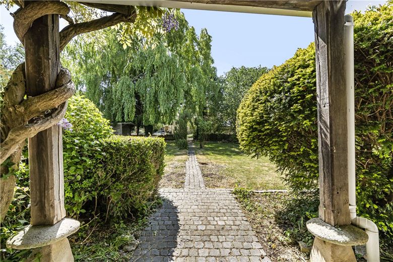 5 bedroom house, North Lane, Weston-on-the-Green OX25 - Sold STC