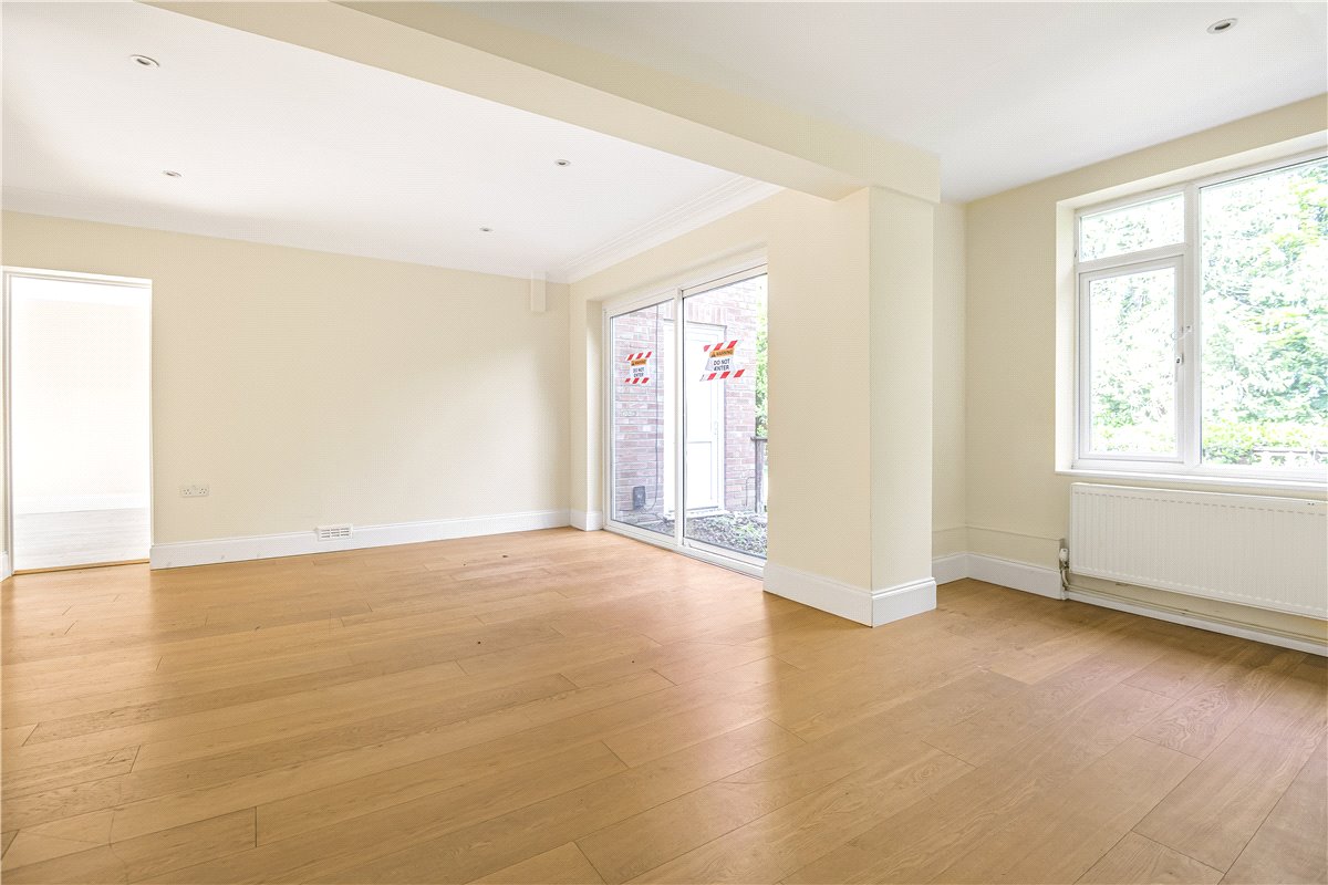 5 bedroom house, Copthall Road West, Ickenham UB10 - Sold STC