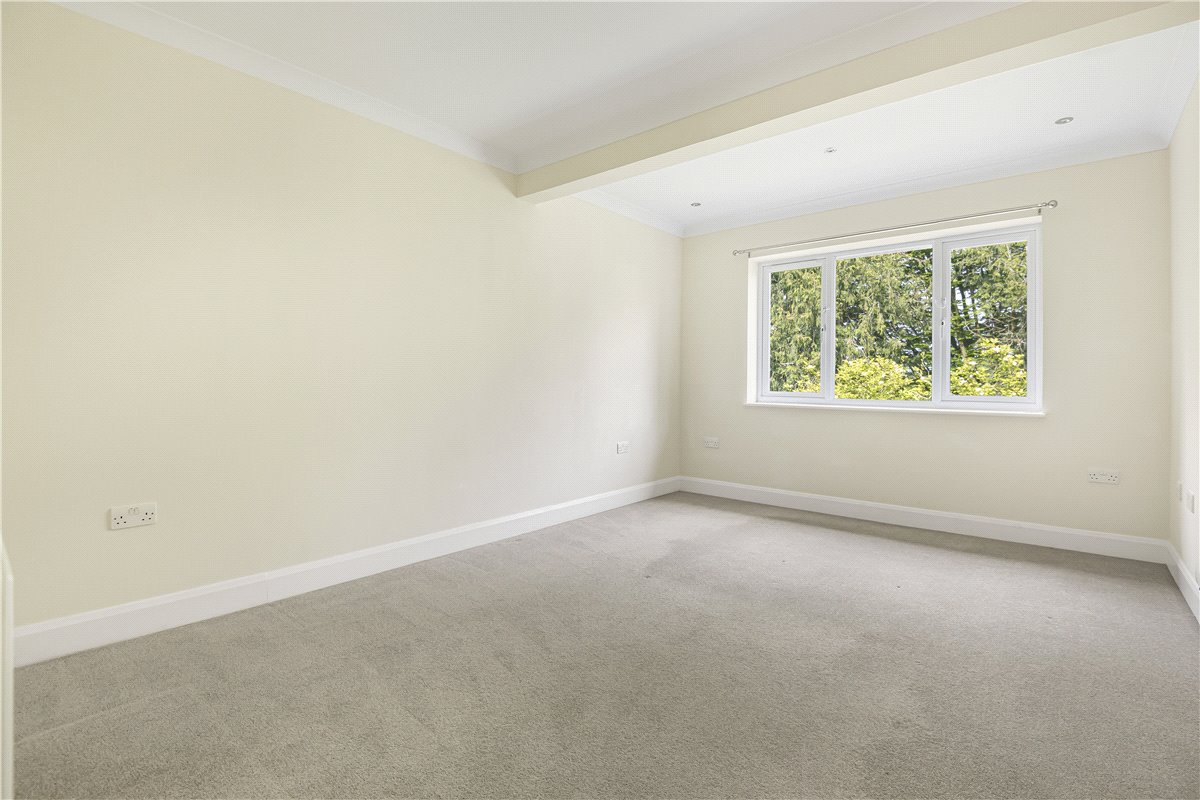 5 bedroom house, Copthall Road West, Ickenham UB10 - Sold STC