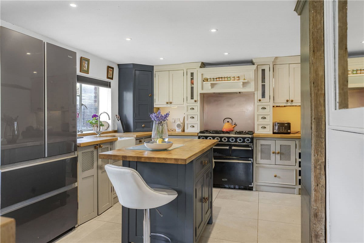 3 bedroom house, School Lane, Stadhampton OX44 - Available