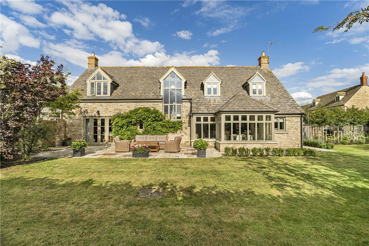 4 bedroom house, Shepherds Close, Weston-on-the-Green OX25 - Sold STC