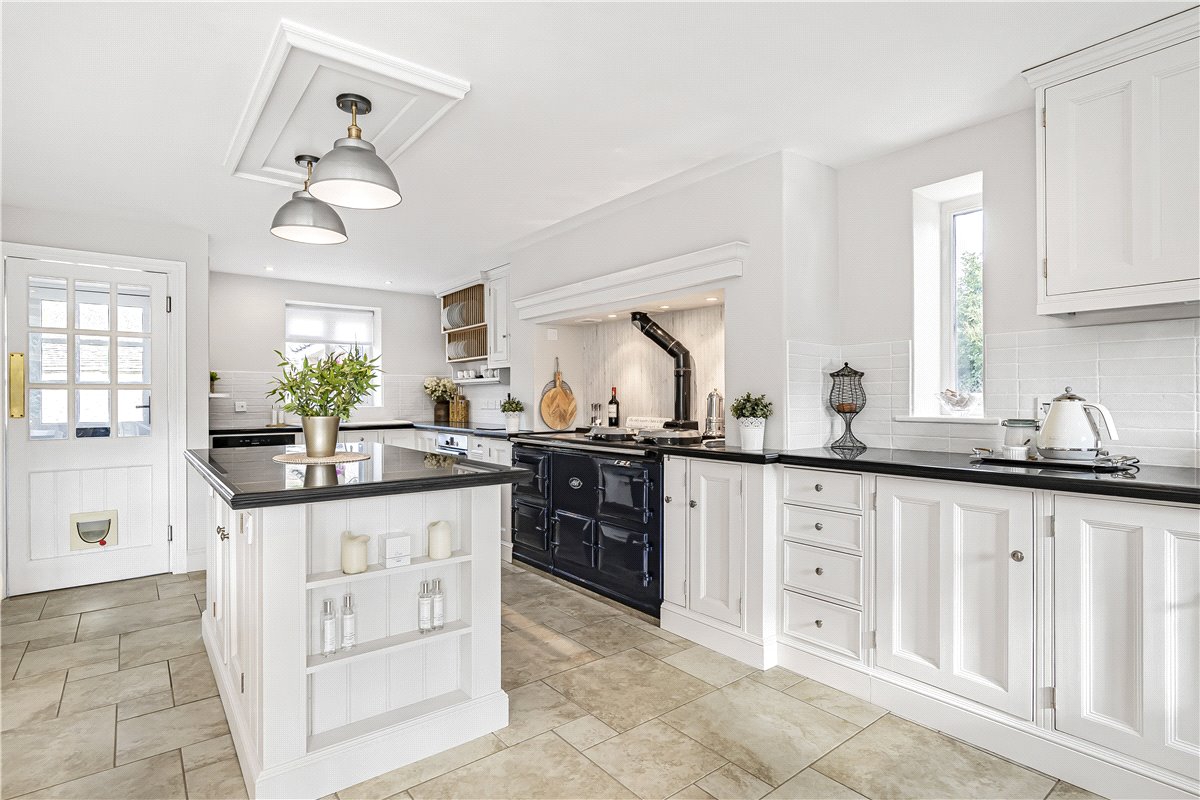 4 bedroom house, Shepherds Close, Weston-on-the-Green OX25 - Sold STC