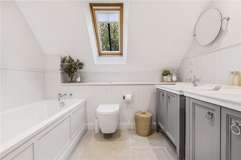 4 bedroom house, Shepherds Close, Weston-on-the-Green OX25 - Sold STC