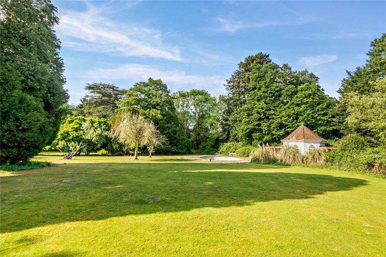 5.5 acres Country Estate, Priest Hill, Old Windsor SL4 - Available