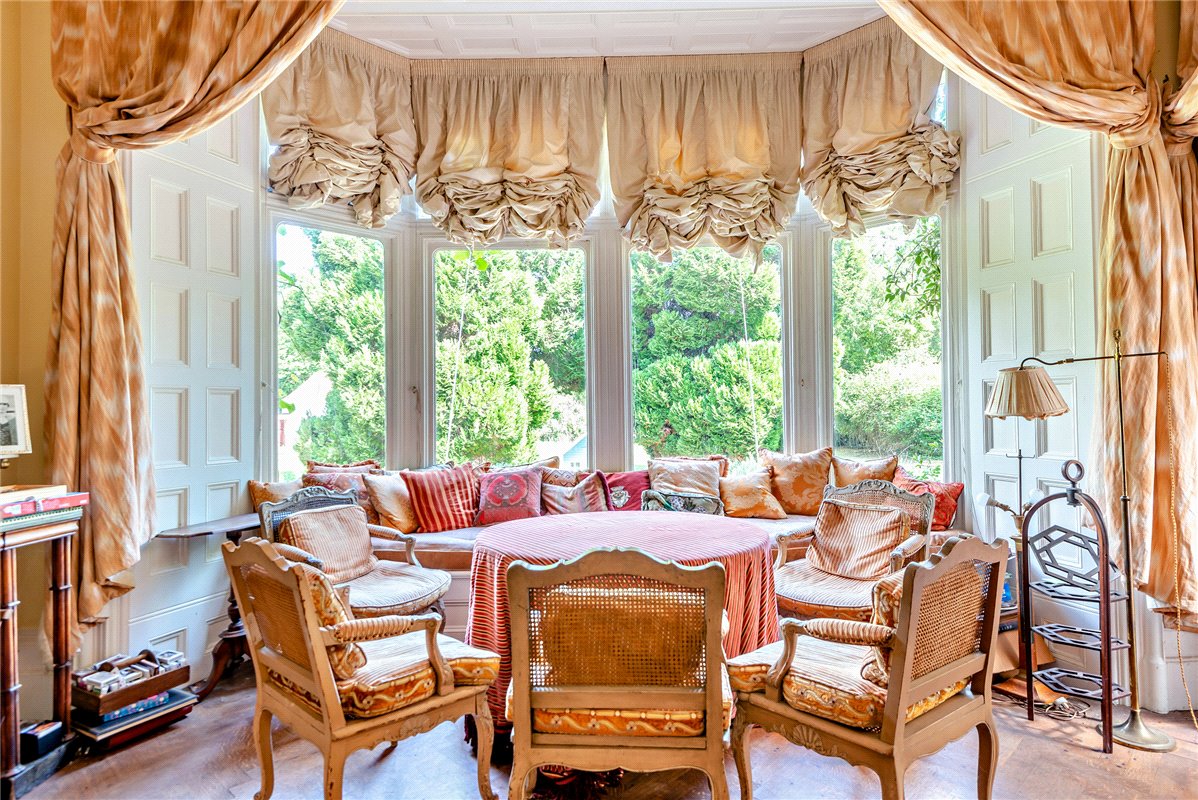 5.5 acres Country Estate, Priest Hill, Old Windsor SL4 - Available