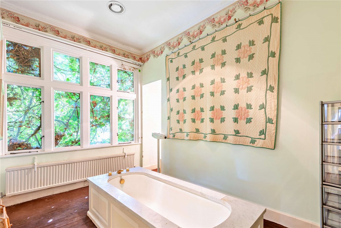 5.5 acres Country Estate, Priest Hill, Old Windsor SL4 - Available