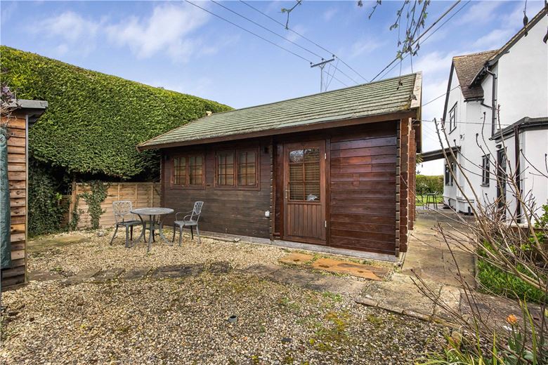 3 bedroom house, The Causeway, East Hanney OX12 - Available