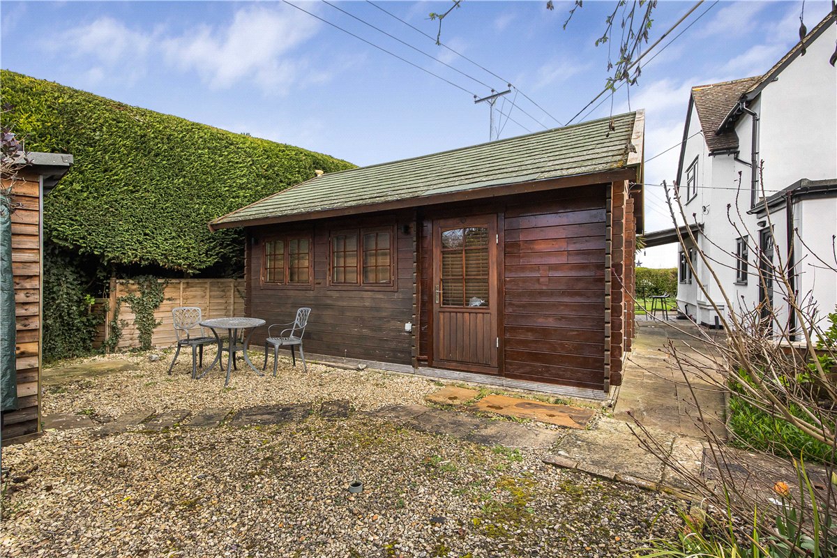 3 bedroom house, The Causeway, East Hanney OX12 - Available