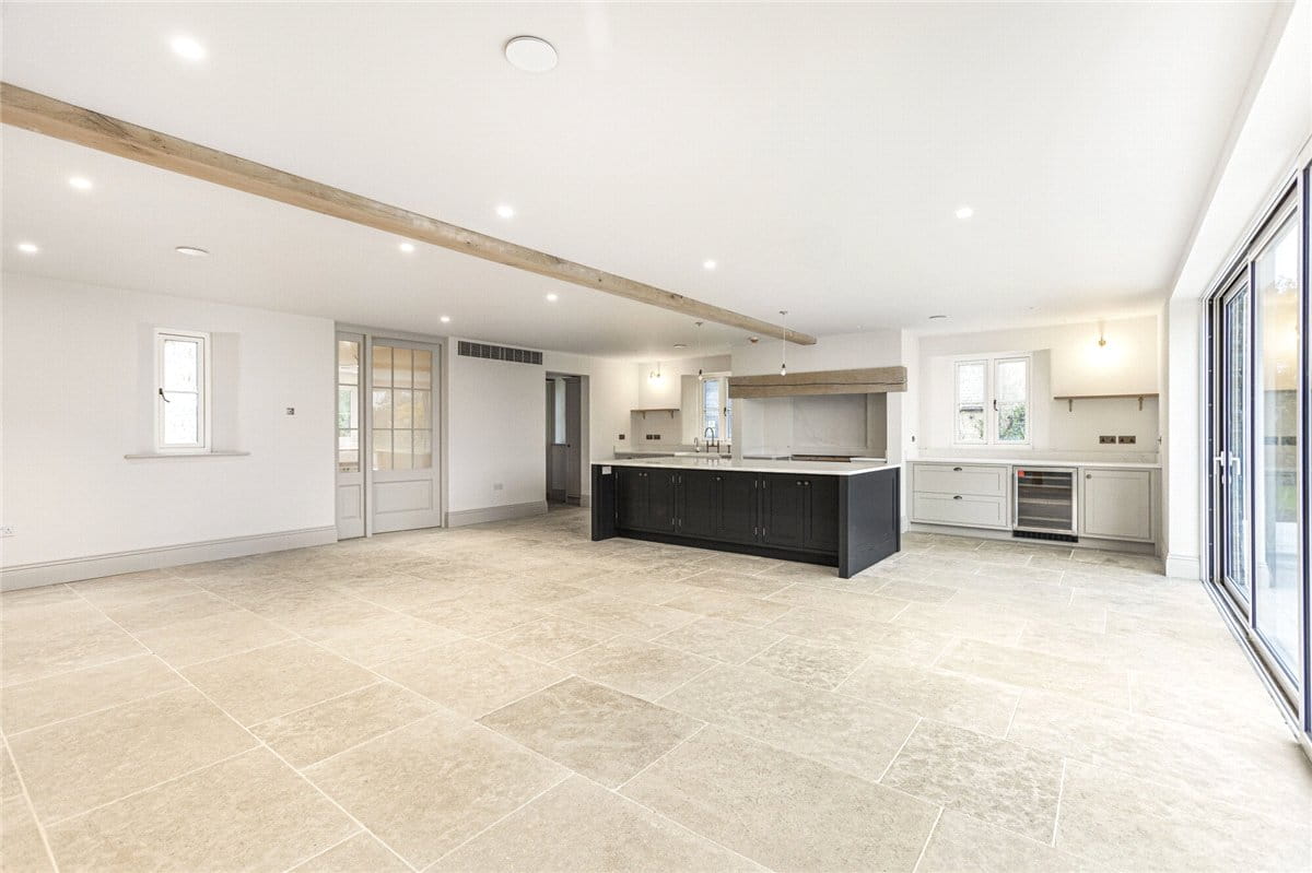 5 bedroom house, Lower End, Alvescot OX18 - Available