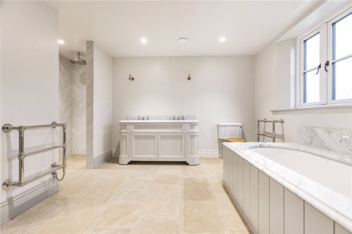 5 bedroom house, Lower End, Alvescot OX18 - Available