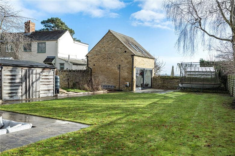 4 bedroom house, Weston Road, Bletchingdon OX5 - Available