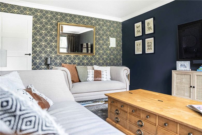 4 bedroom house, Gardiner Close, Abingdon OX14 - Available