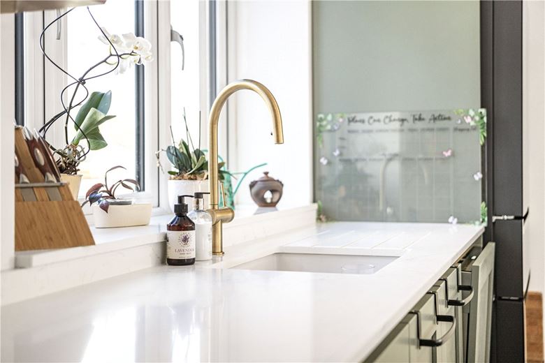 5 bedroom house, Middle Street, Islip OX5 - Sold