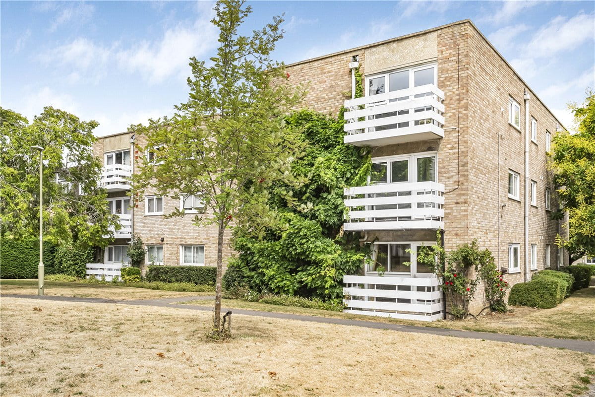 2 bedroom flat, Cunliffe Close, Oxford OX2 - Sold STC