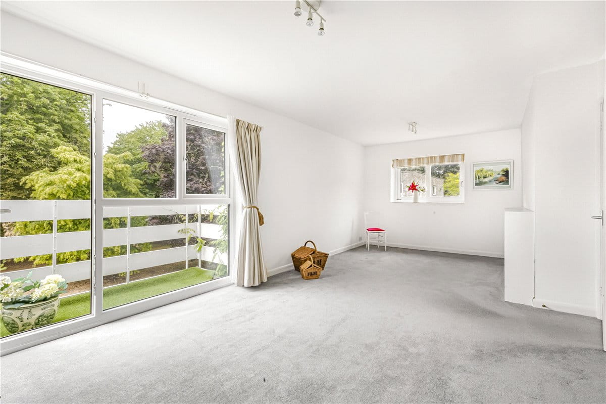 2 bedroom flat, Cunliffe Close, Oxford OX2 - Sold STC