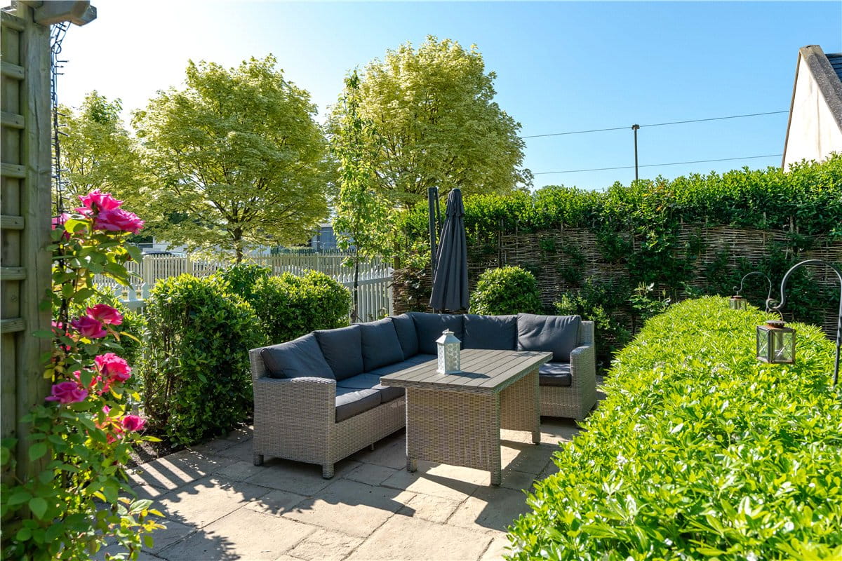 5 bedroom house, Station Yard, Steventon OX13 - Available