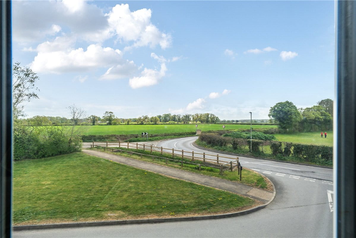 3 bedroom flat, Randolph Avenue, Woodstock OX20 - Available