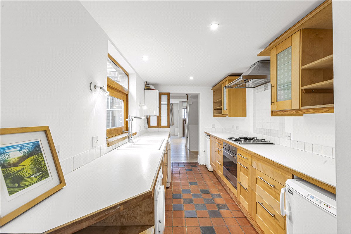 3 bedroom house, Thames Street, Abingdon OX14 - Available