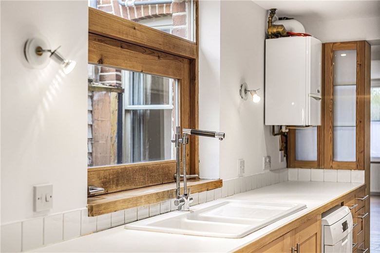 3 bedroom house, Thames Street, Abingdon OX14 - Available