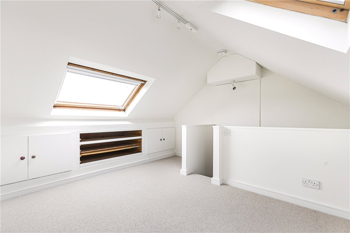 3 bedroom house, Thames Street, Abingdon OX14 - Available