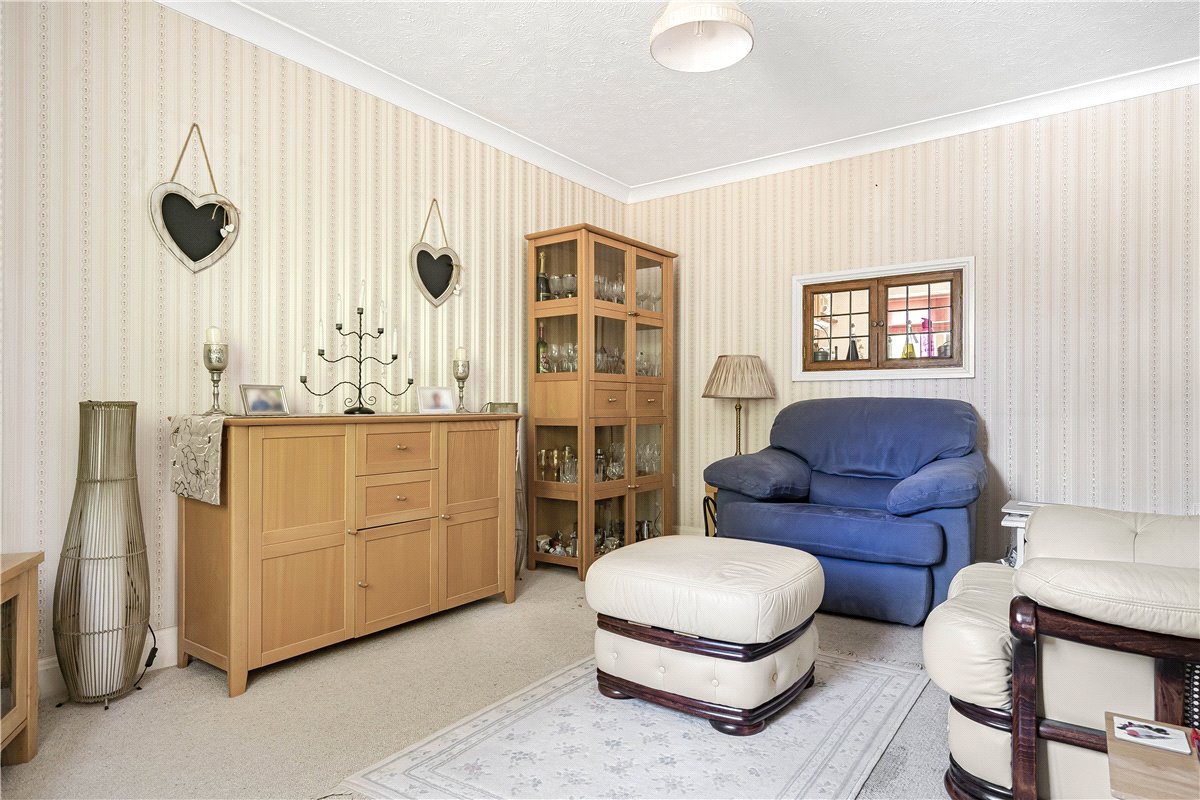 4 bedroom house, Witney Road, Ducklington OX29 - Available