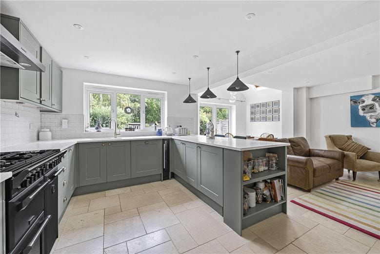 4 bedroom house, Thame Road, Great Milton OX44 - Available