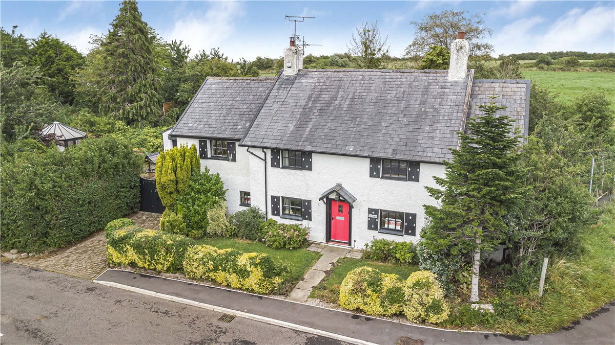 4 bedroom cottage, Old Mains Lane, Poulton-le-Fylde FY6 - Sold STC