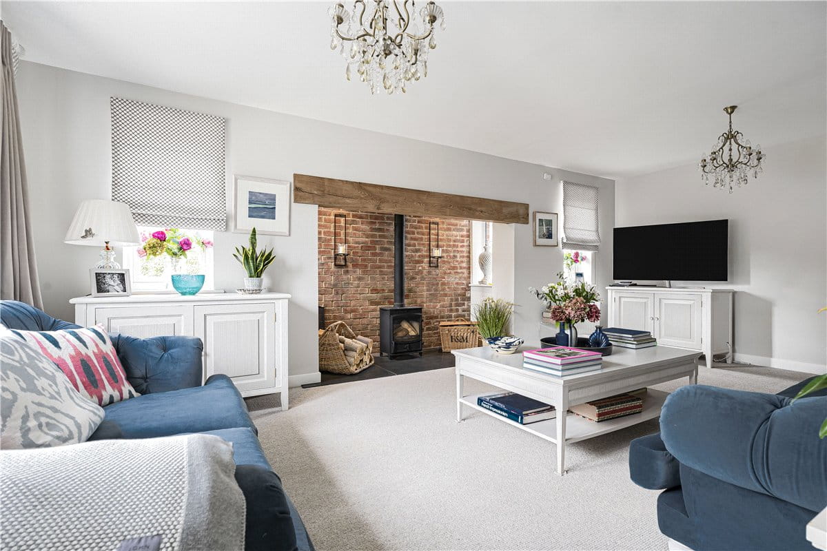 5 bedroom house, Joyce Way, Steventon OX13 - Available