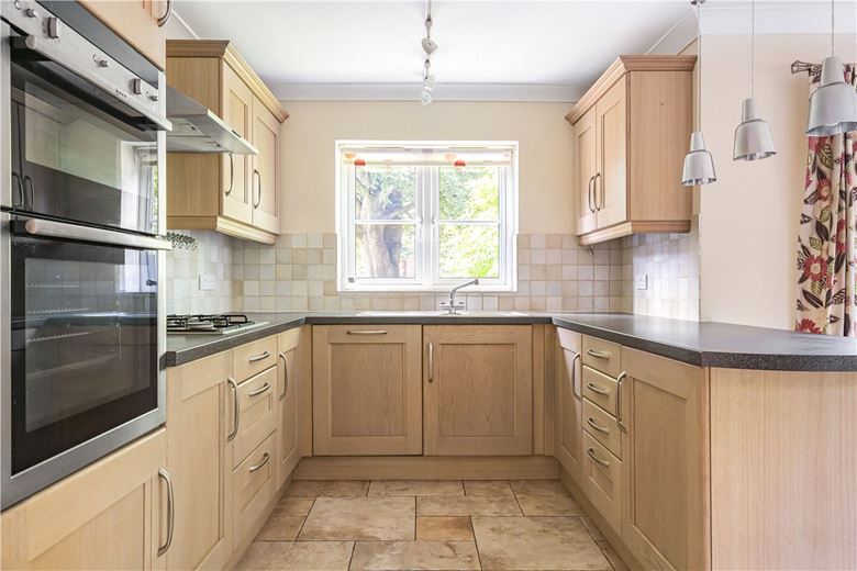 4 bedroom house, Poppy Close, Yarnton OX5 - Available