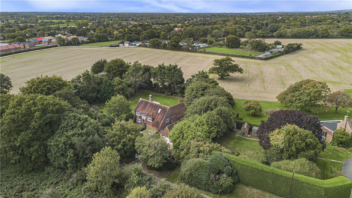 7 bedroom house, Tye Lane, Walberton BN18 - Available