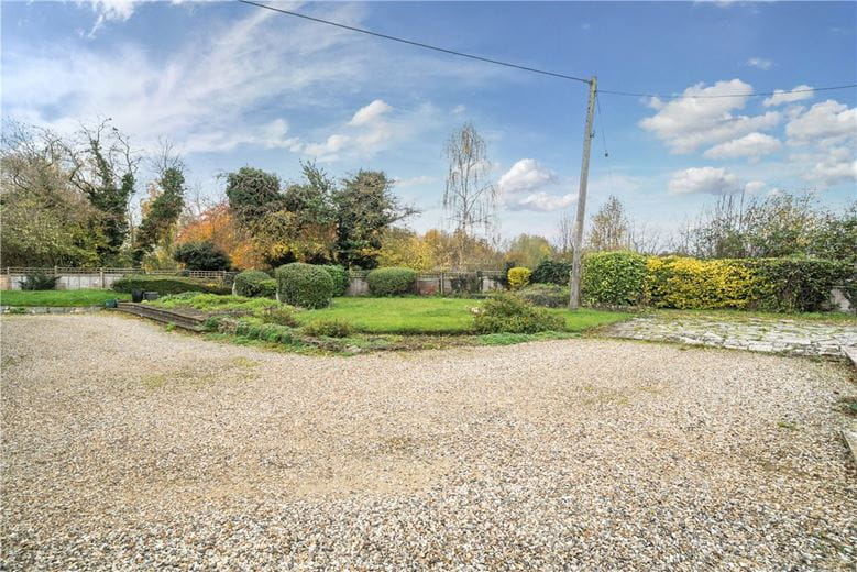 3 bedroom bungalow, Bridle Path, Charney Bassett OX12 - Available