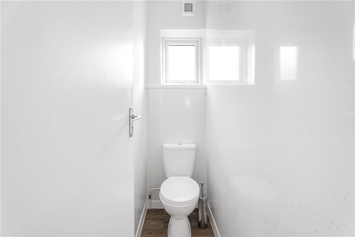 2 bedroom maisonette, West Ruislip Court, Ickenham Road HA4 - Available