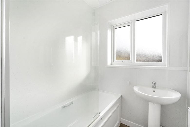 2 bedroom maisonette, West Ruislip Court, Ickenham Road HA4 - Available