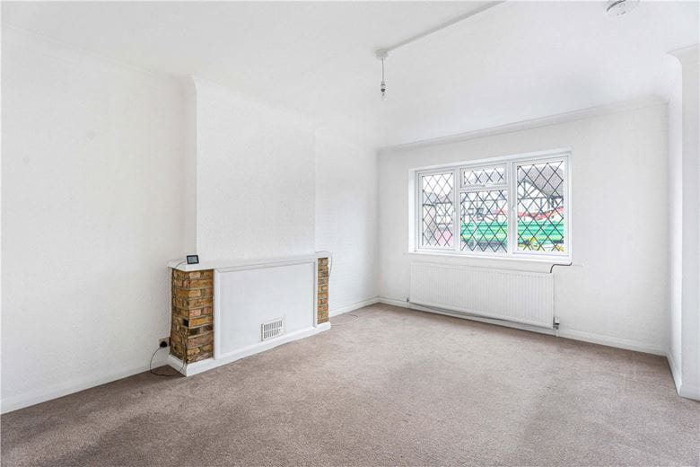 2 bedroom maisonette, West Ruislip Court, Ickenham Road HA4 - Available