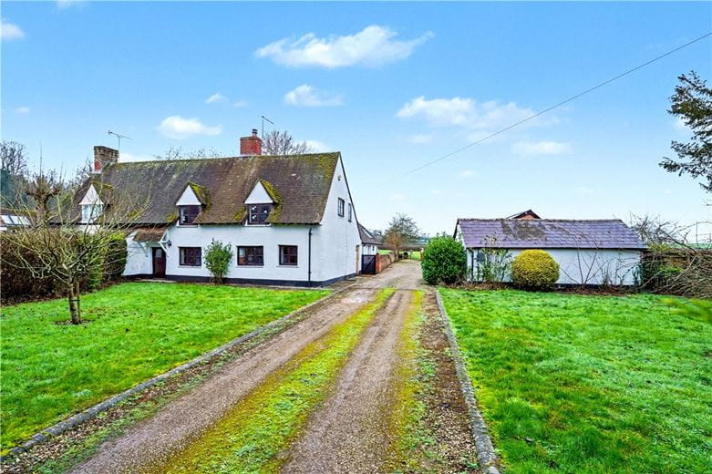 4 bedroom cottage, Lower Hartwell, Aylesbury HP17 - Available