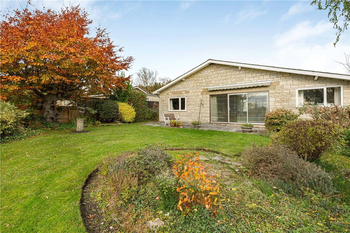 3 bedroom bungalow, Priory Close, Horton-cum-Studley OX33 - Available