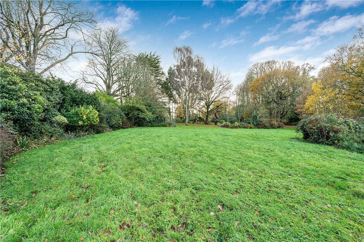 5 bedroom house, Tortington, Arundel BN18 - Available