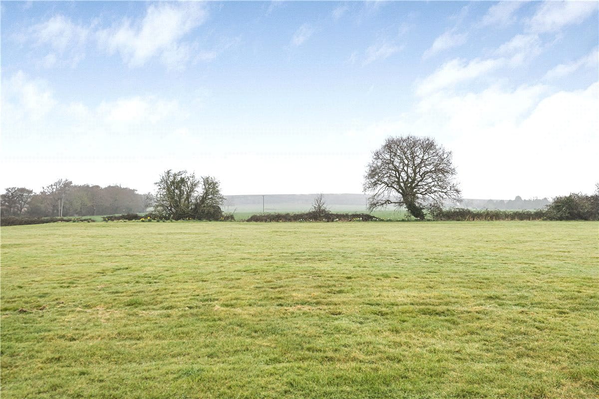 3 bedroom house, Ford Road, Tortington BN18 - Available