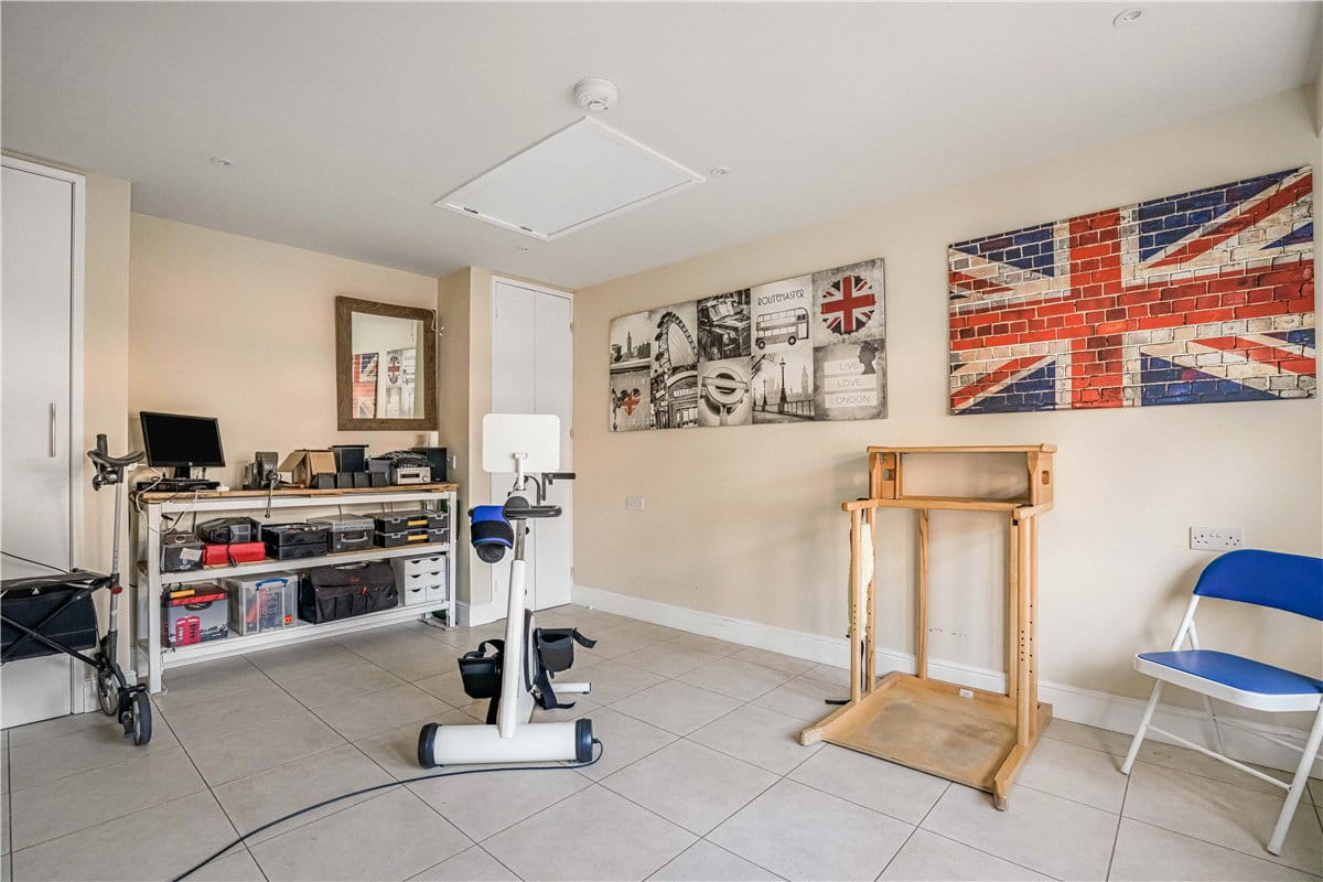 6 bedroom , Eynsham Road, Botley OX2 - Available