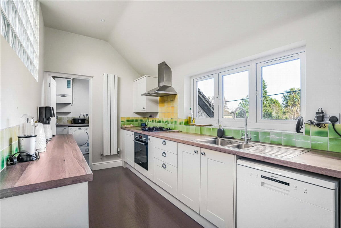 6 bedroom , Eynsham Road, Botley OX2 - Available