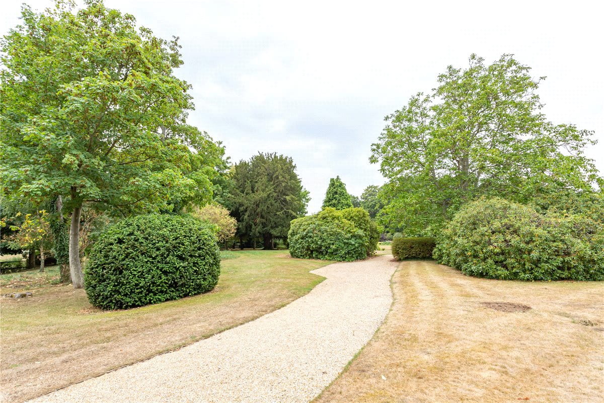 3 bedroom house, Arundel Wing, Tortington Manor BN18 - Available