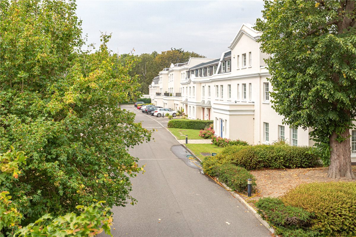 3 bedroom house, Arundel Wing, Tortington Manor BN18 - Available