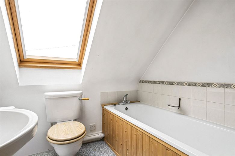 4 bedroom house, Oxford Road, Burford OX18 - Available