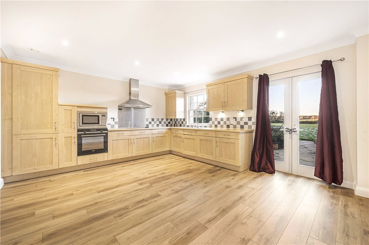 3 bedroom house, Tortington Manor, Ford Road BN18 - Available