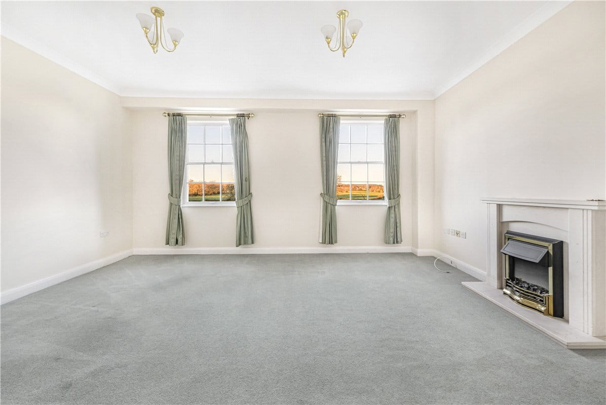 3 bedroom house, Tortington Manor, Ford Road BN18 - Available