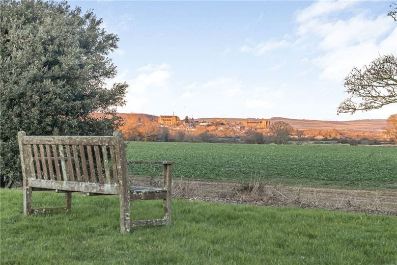 3 bedroom house, Tortington Manor, Ford Road BN18 - Available